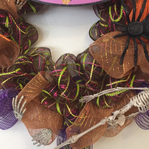 Halloween 25”Trick or Treat HandCrafted Wreath NEW - Picture 6 of 10